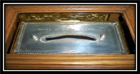 Relic of St Nectarios.jpg