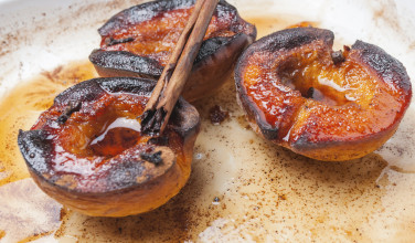 http://www.greekboston.com/wp-content/uploads/2014/02/Baked-Quince-376x220.jpg