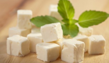 http://www.greekboston.com/wp-content/uploads/2014/02/Recipe-for-Fresh-Cucumber-with-Feta-Cheese-Mint-376x220.jpg