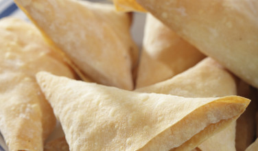http://www.greekboston.com/wp-content/uploads/2016/04/Arnopita-Lamb-Pie-376x220.jpg
