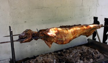 http://www.greekboston.com/wp-content/uploads/2015/04/Why-Do-We-Roast-Lamb-at-Easter-376x220.jpg